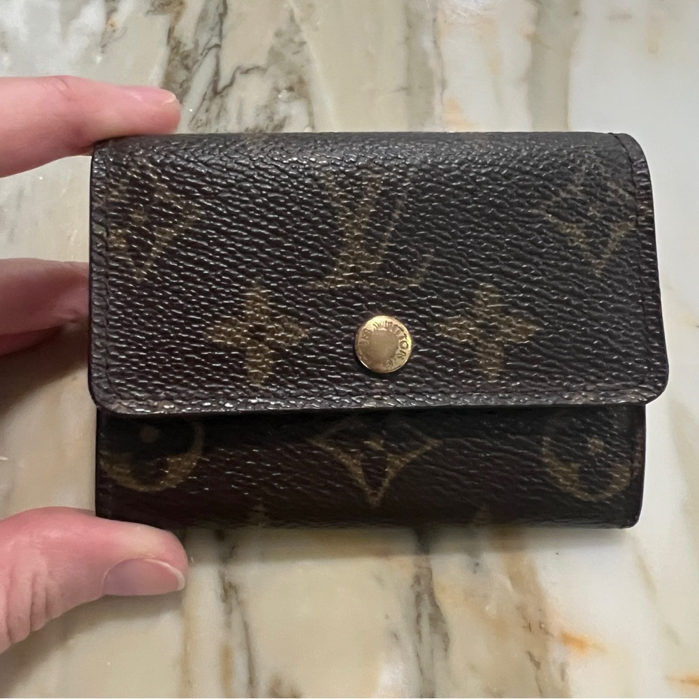 Louis Vuitton coin purse - cute & excellent condition